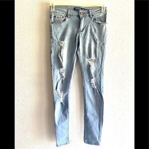 Blue age women’s distressed skinny jeans size 5